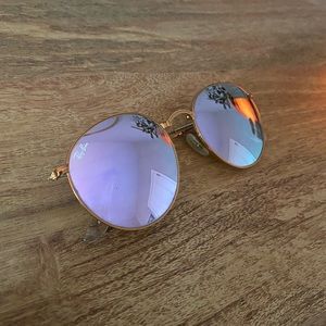 Mirrored round Ray-Bans
